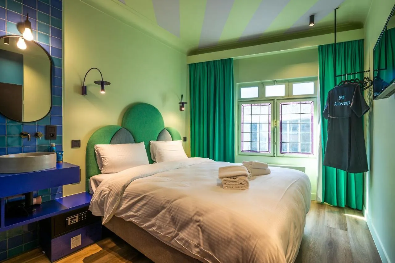 ***  Hotel P6 Anvers Belgique