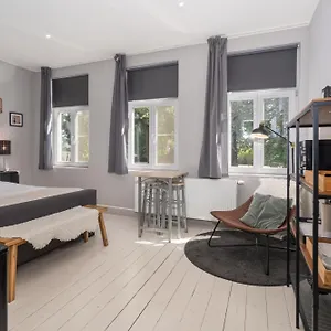 Casa de hóspedes Spacious Guest Near Historic Market - 5 Min Walk 